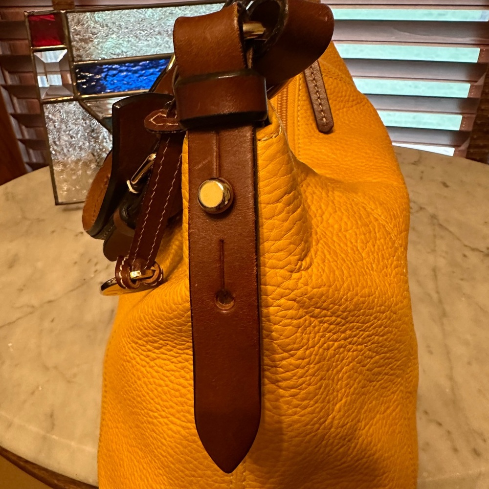 Dooney & Bourke Mustard Yellow Leather Shoulder Bag - like new! - Picture 4 of 13